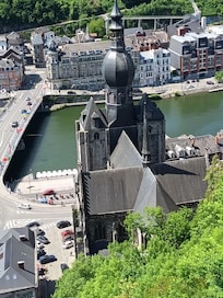 Vue aérienne de Dinant