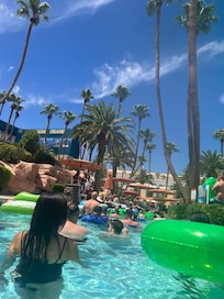 Lazy river