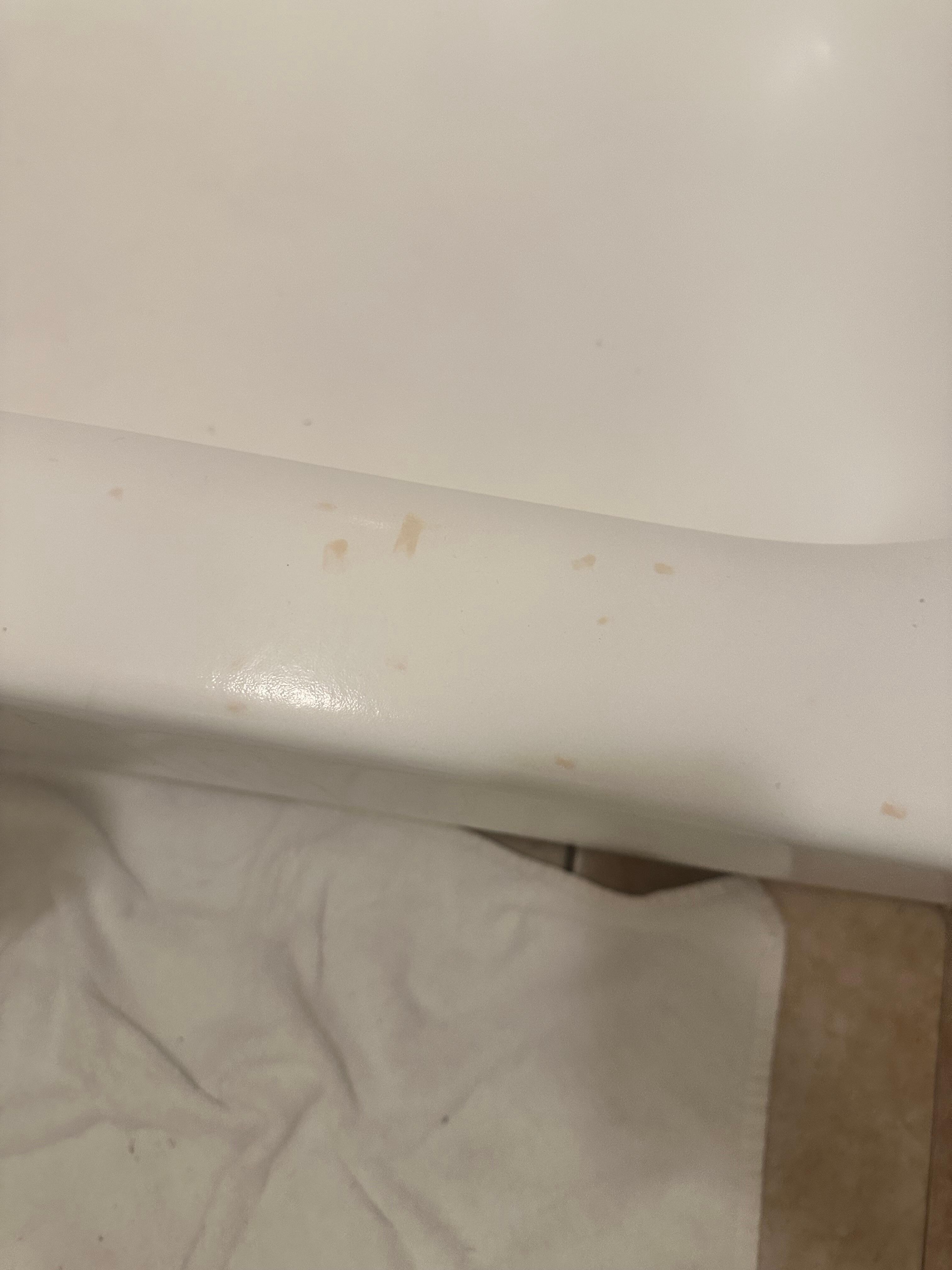 Bath tub was not properly cleaned before my stay