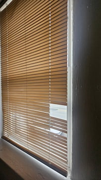 Blinds/shades were cheap and broken.