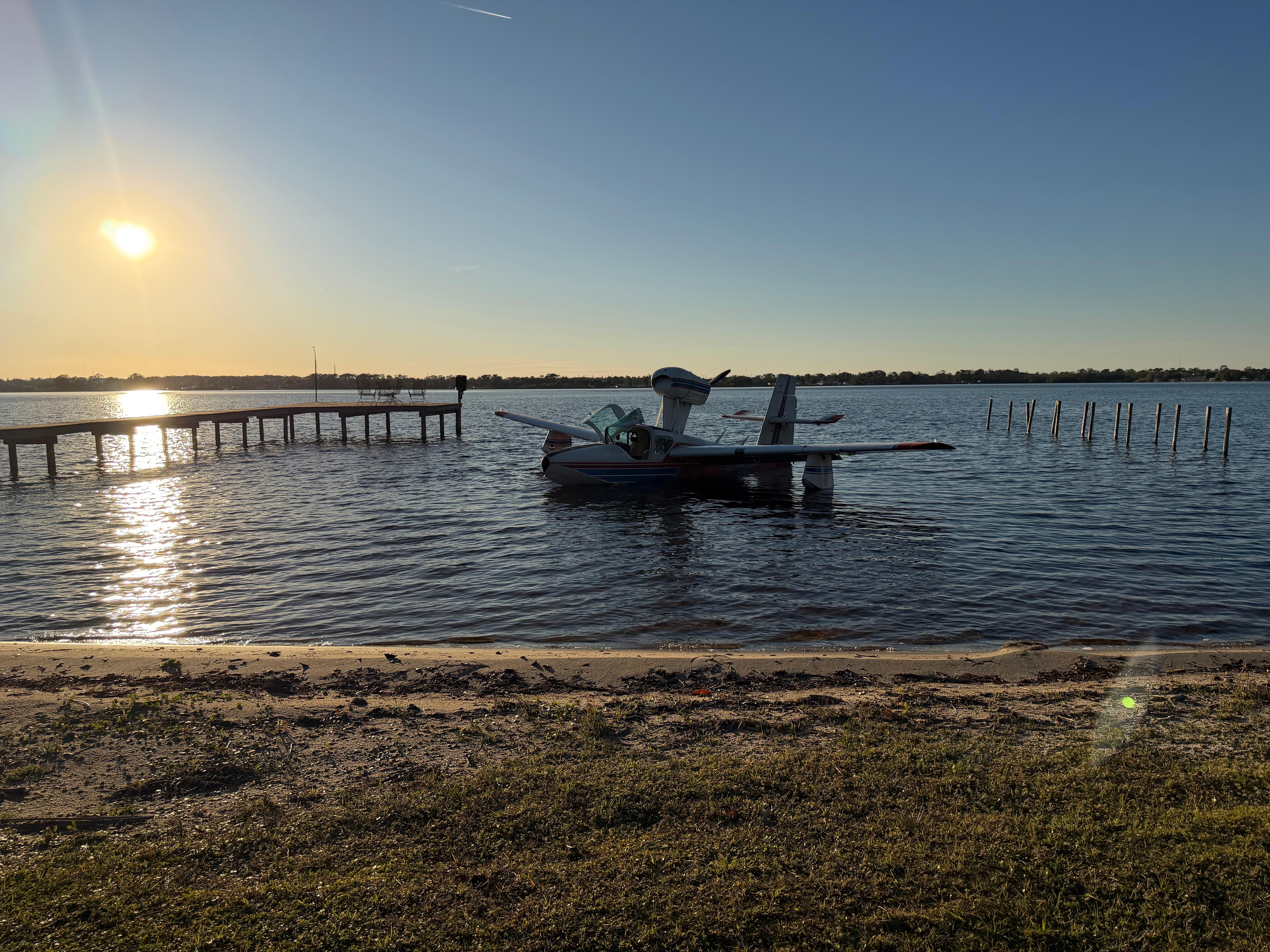 Amazing location and view. Quiet, cozy and perfect for small seaplanes. 