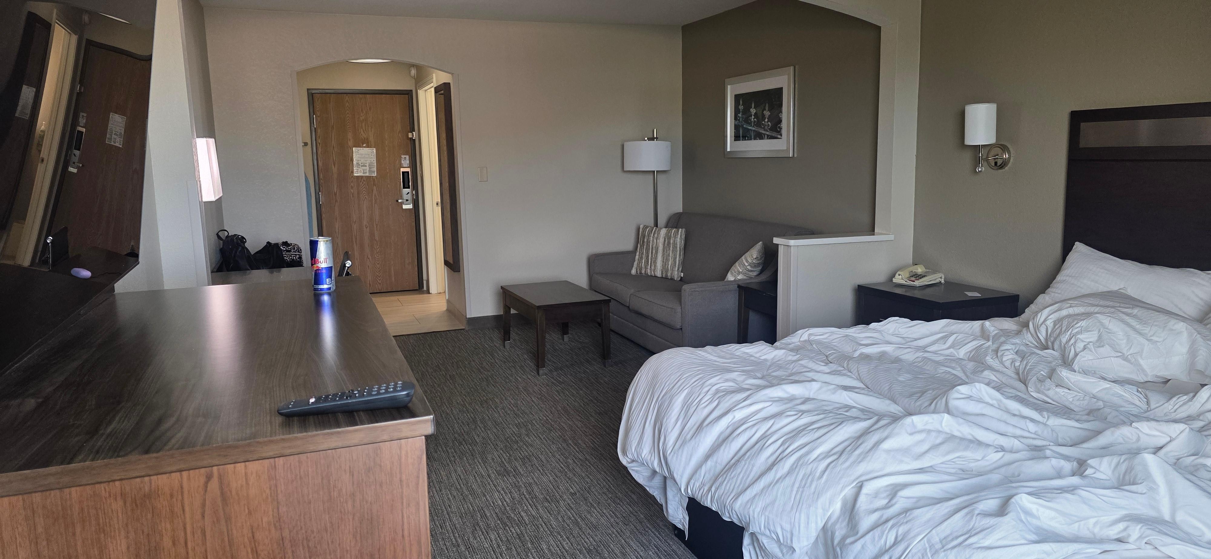 Obviously took pictures after the stay lol.. but stay was comfortable. 