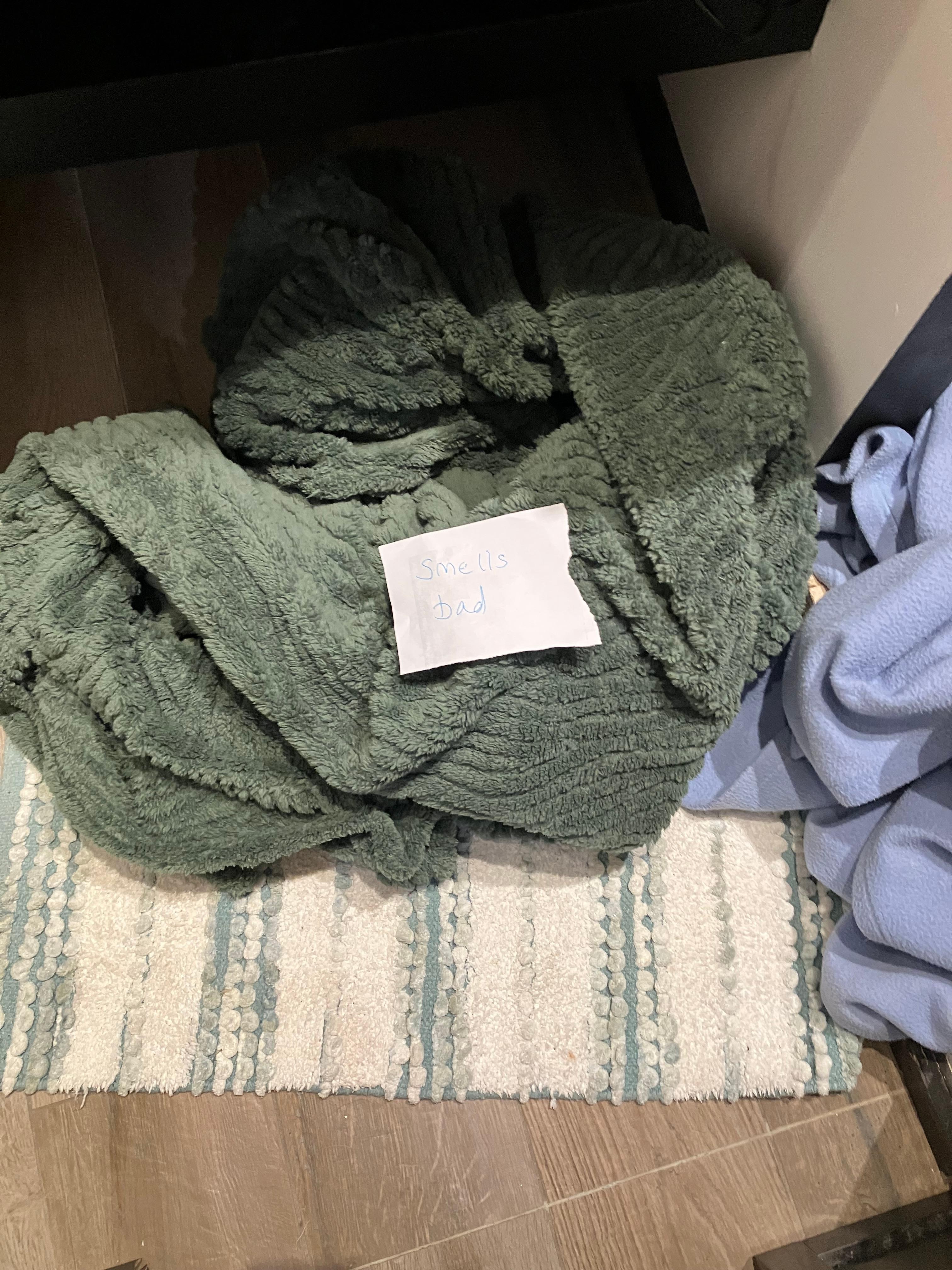 Disgusting smelling throw