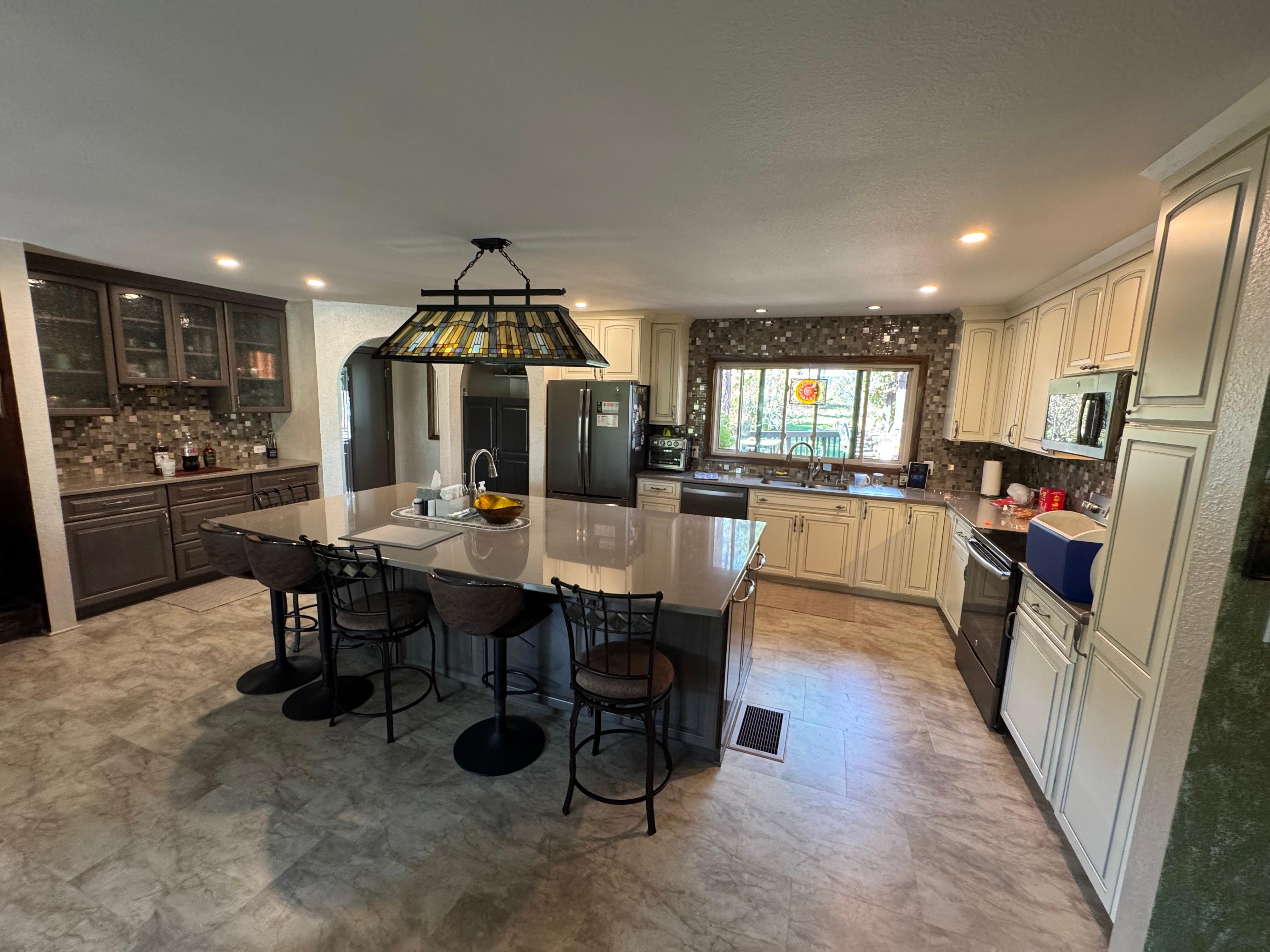 Gorgeous modern kitchen 