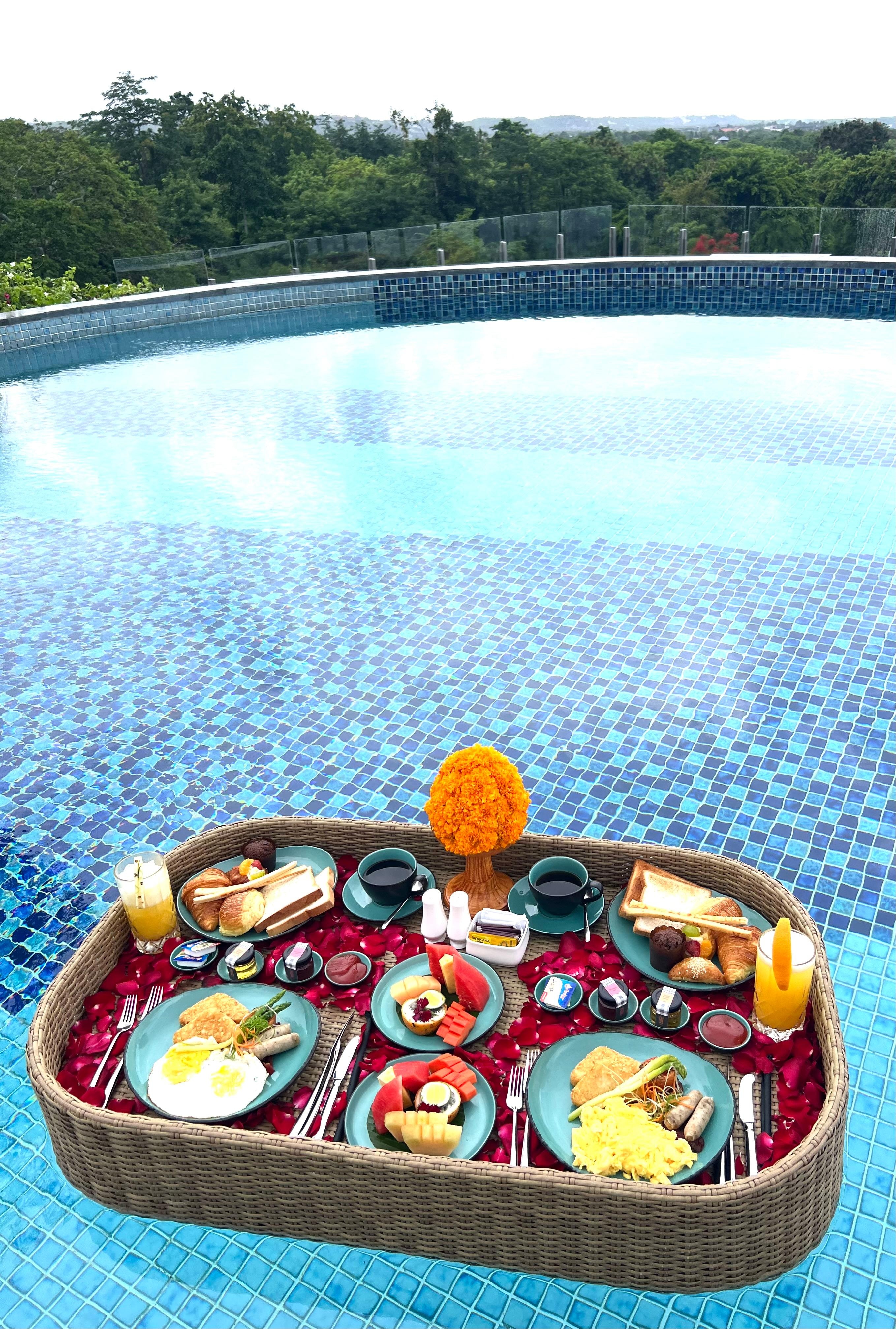 フローティングブレックファースト