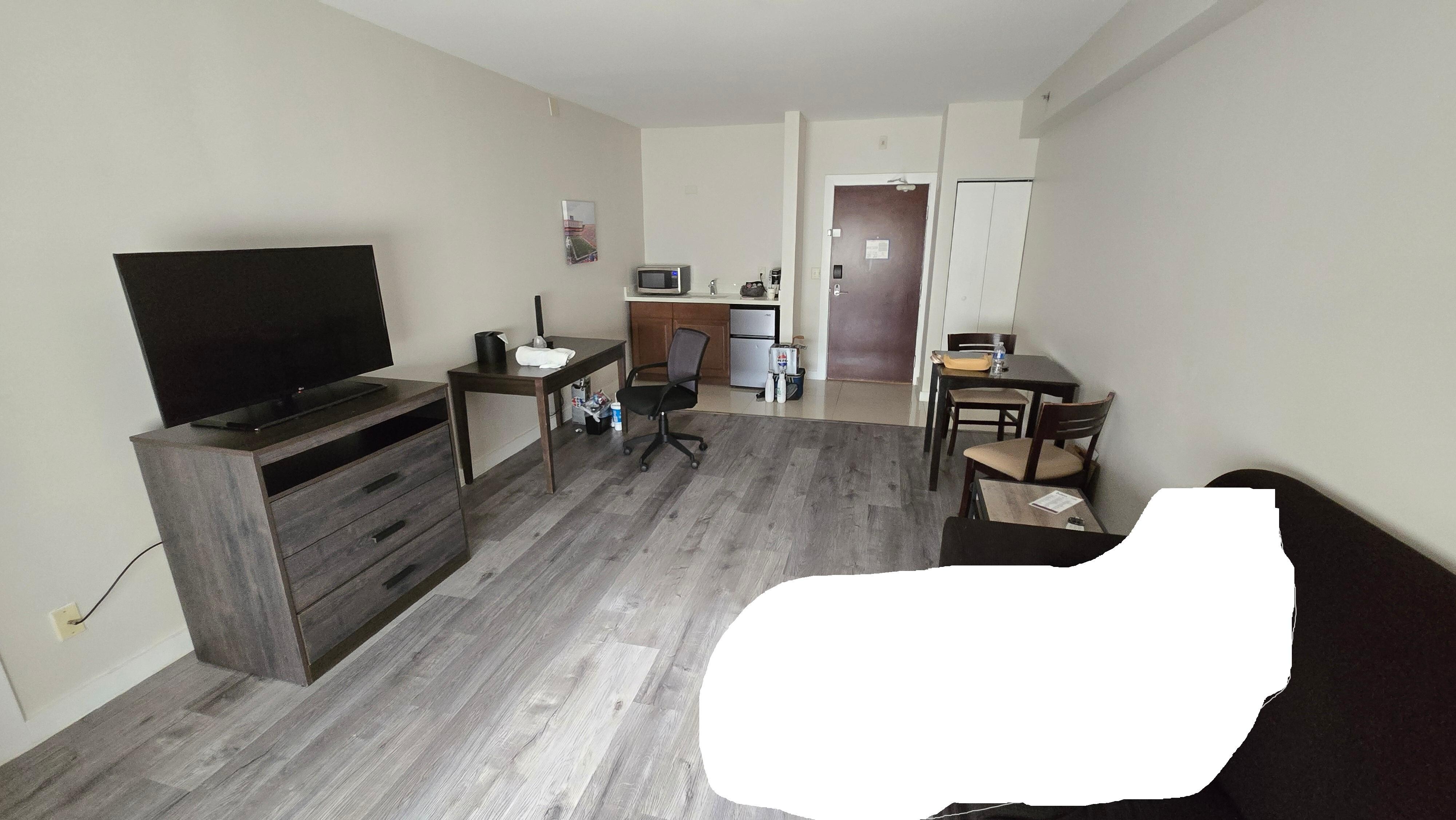 Living room / kitchenette area