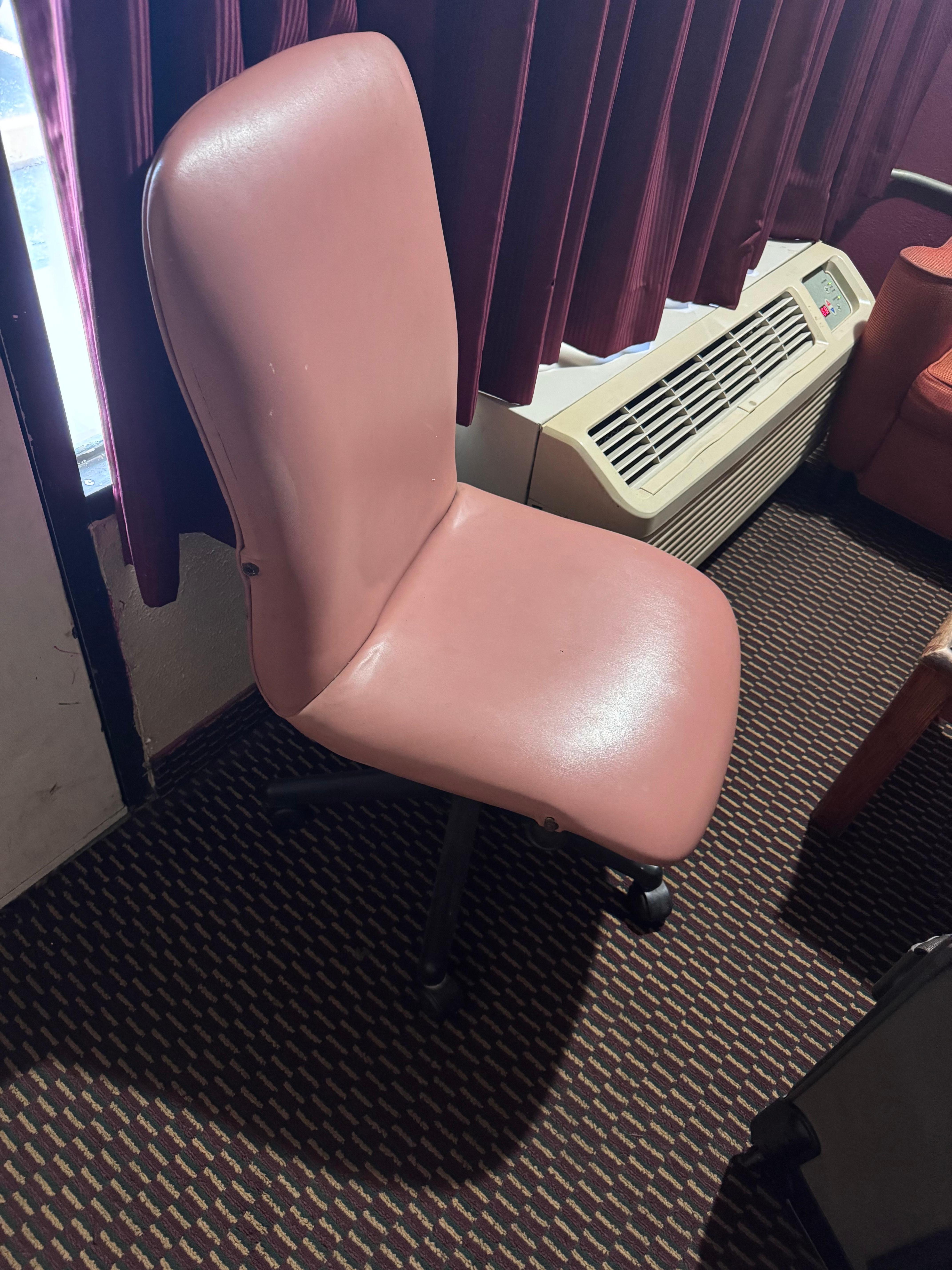 The odd computer chair provided for seating. 