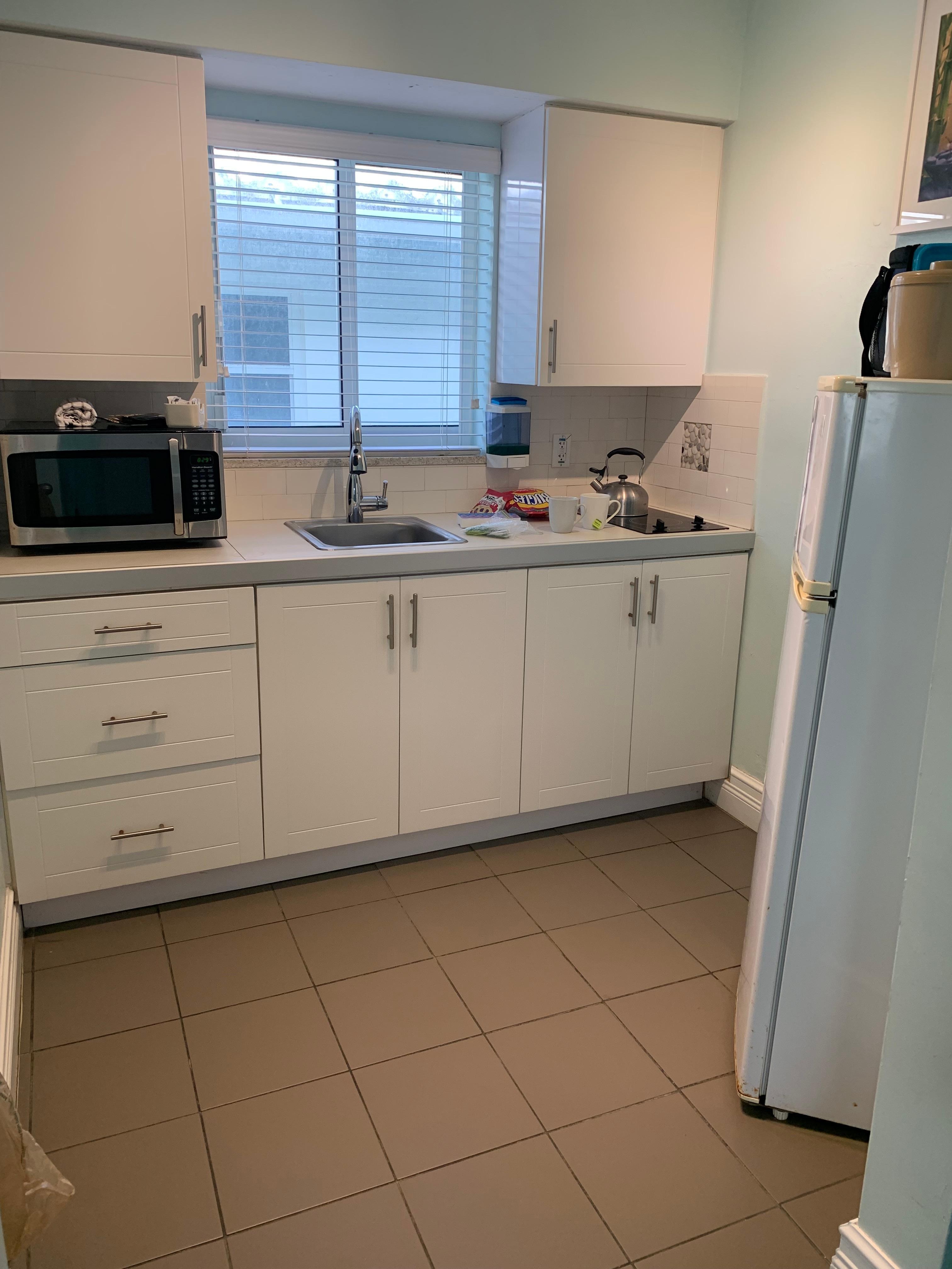 Kitchenette in our room 