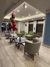 地下一階のくつろぎスペースも、クリスマスバージョンでした😊