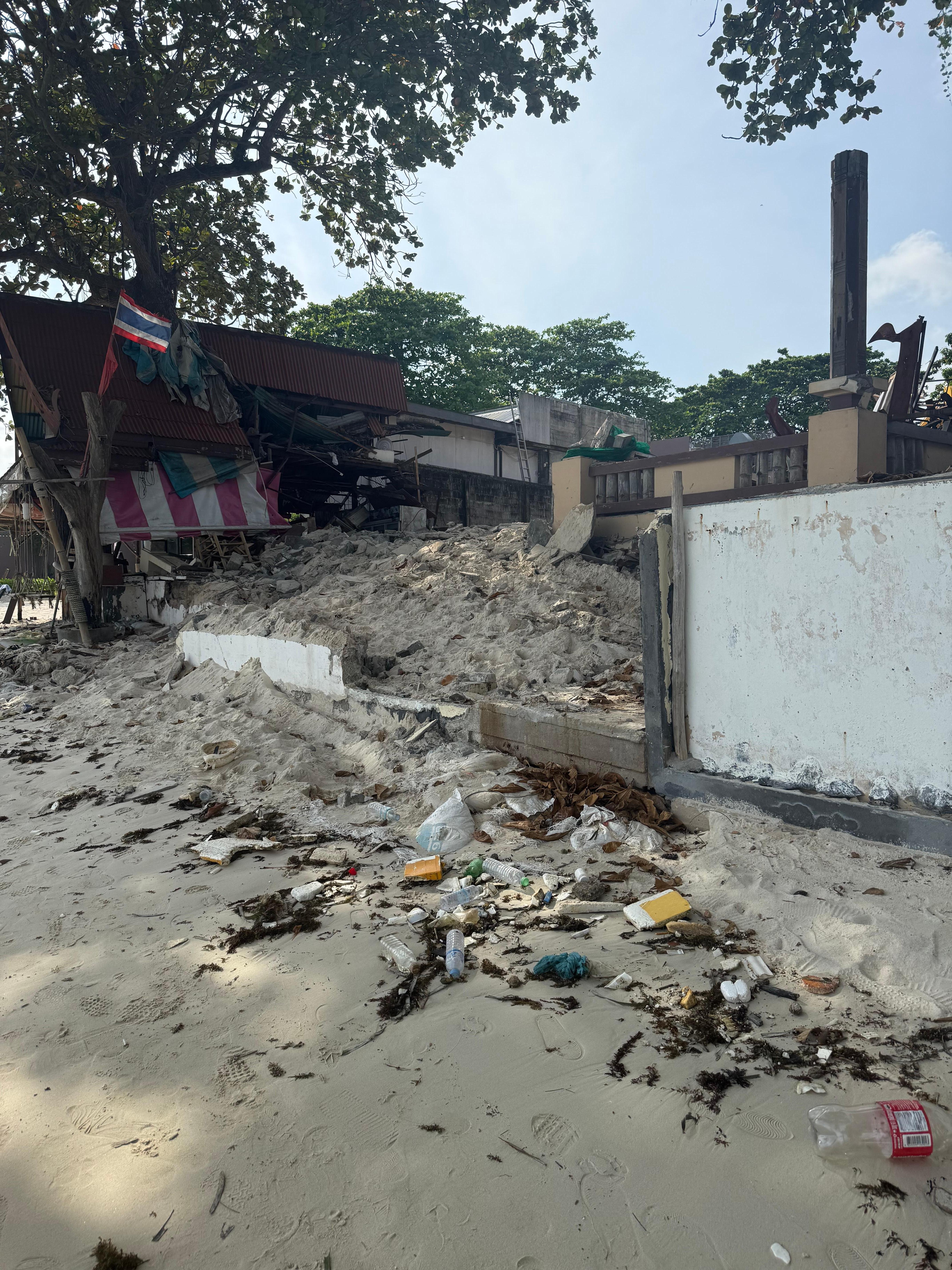 Stranden utanför  hotellet 