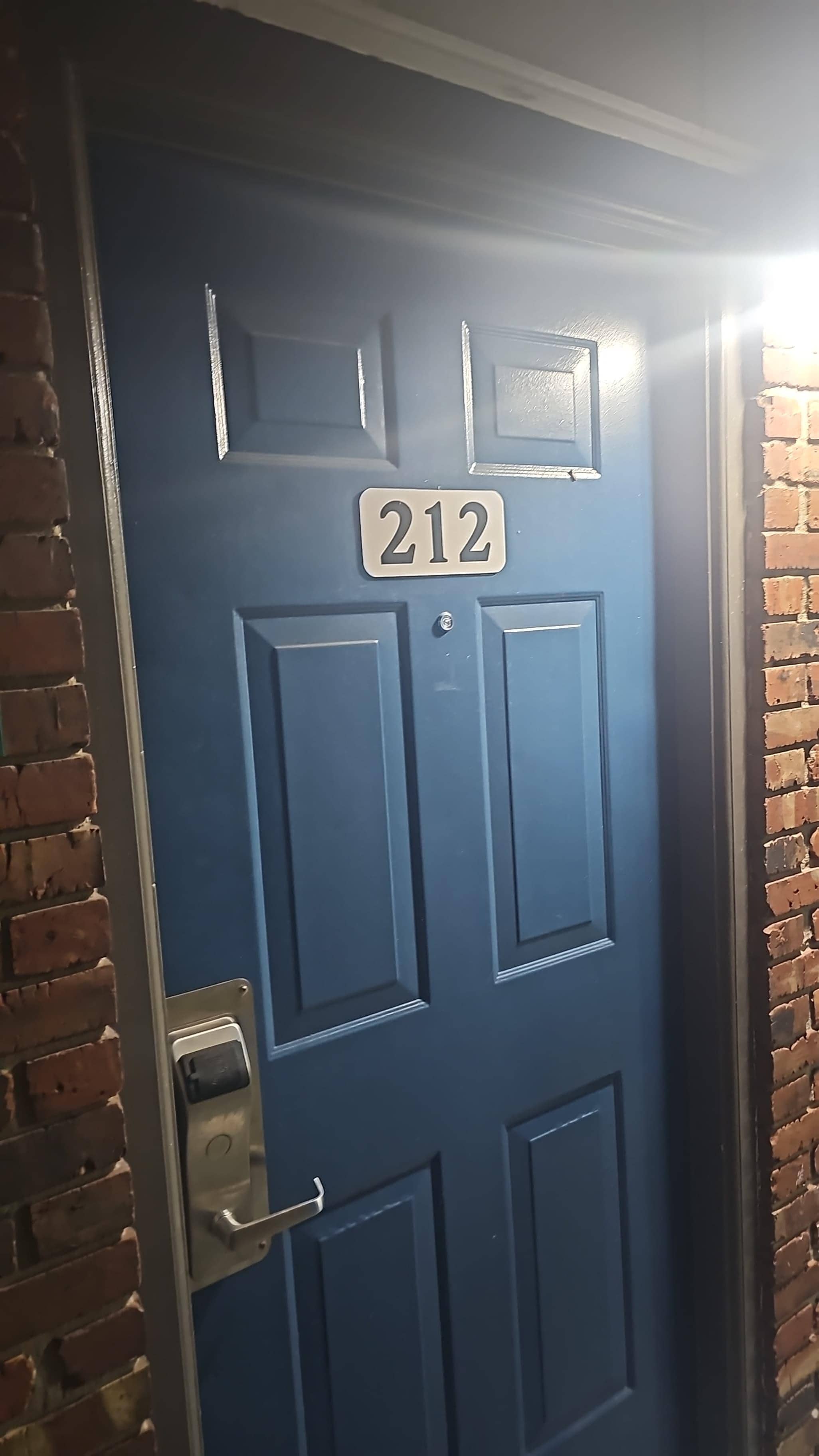 Es que la foto donde estaba la gente ahí adentro y usaron mi cuarto