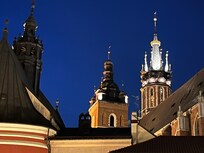 View walking from MR 3 onto the Square.