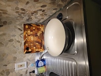 The stove with provided pan
