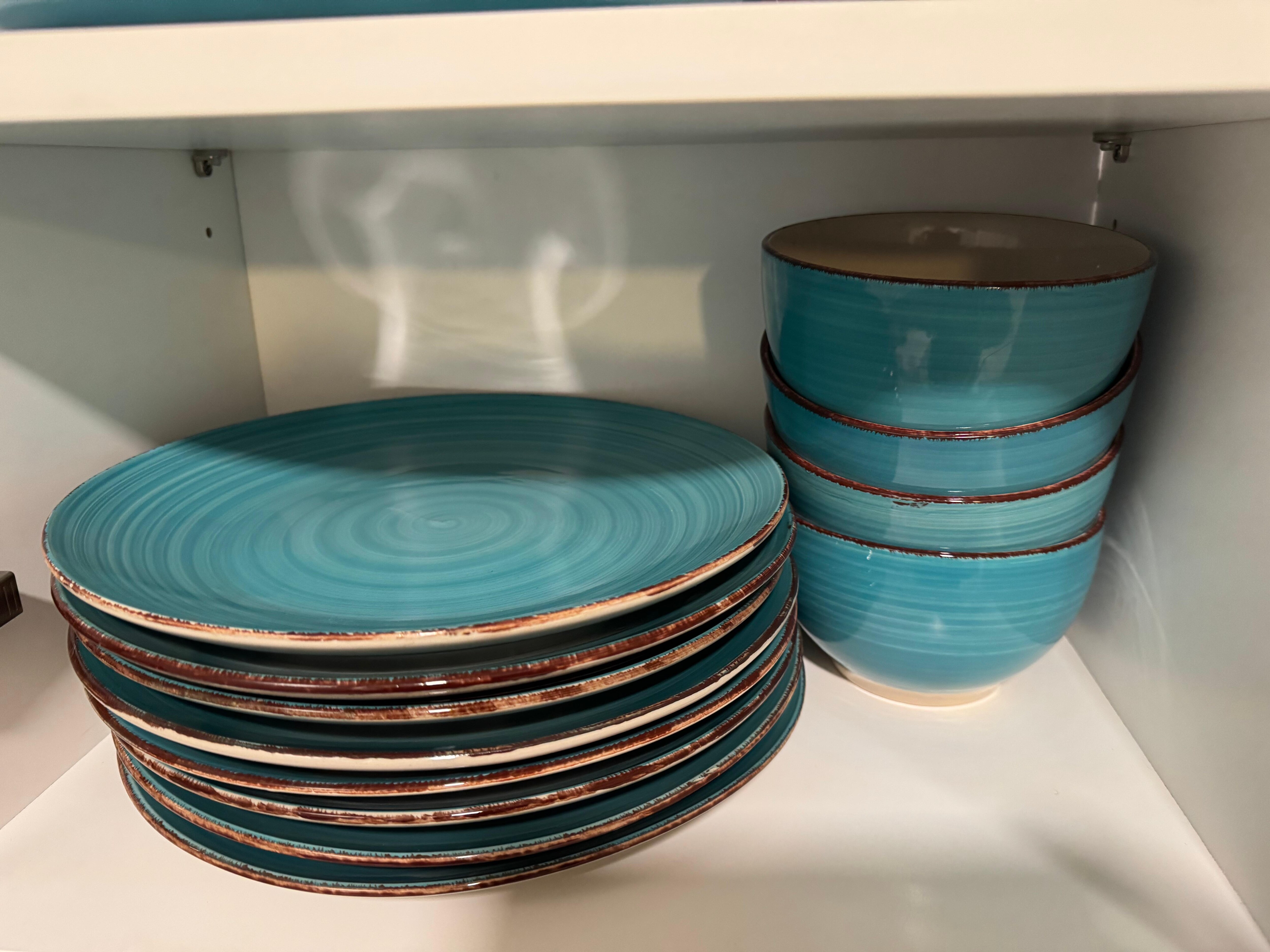 We liked the dishes to much we had to take a picture so we can find out where to buy them!