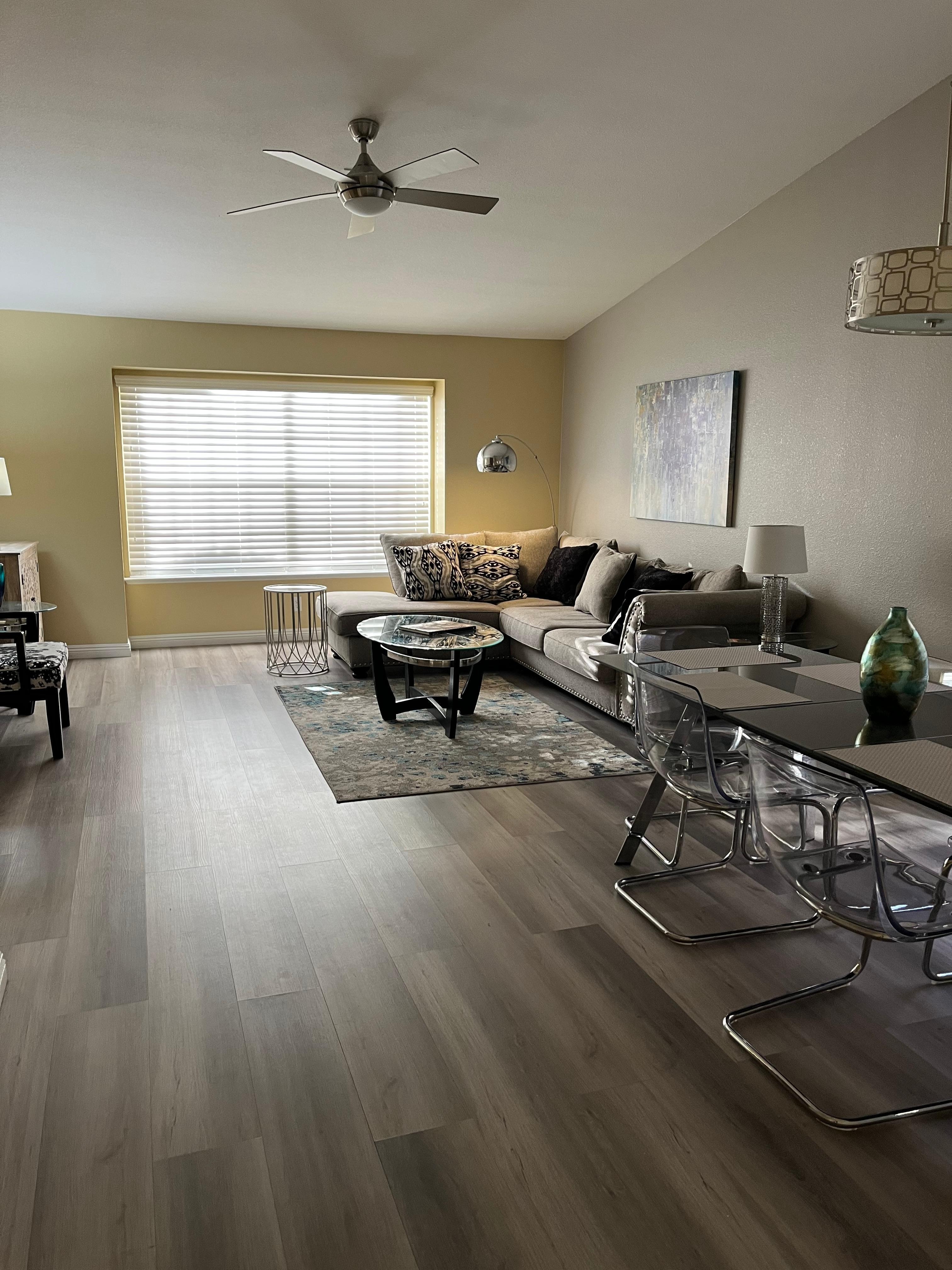 Dining and sitting area.  Very nice 