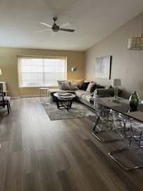 Dining and sitting area. Very nice