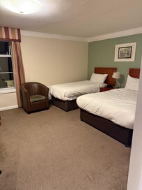 Bedroom was not presented as it was in the photos on Expedia or their website