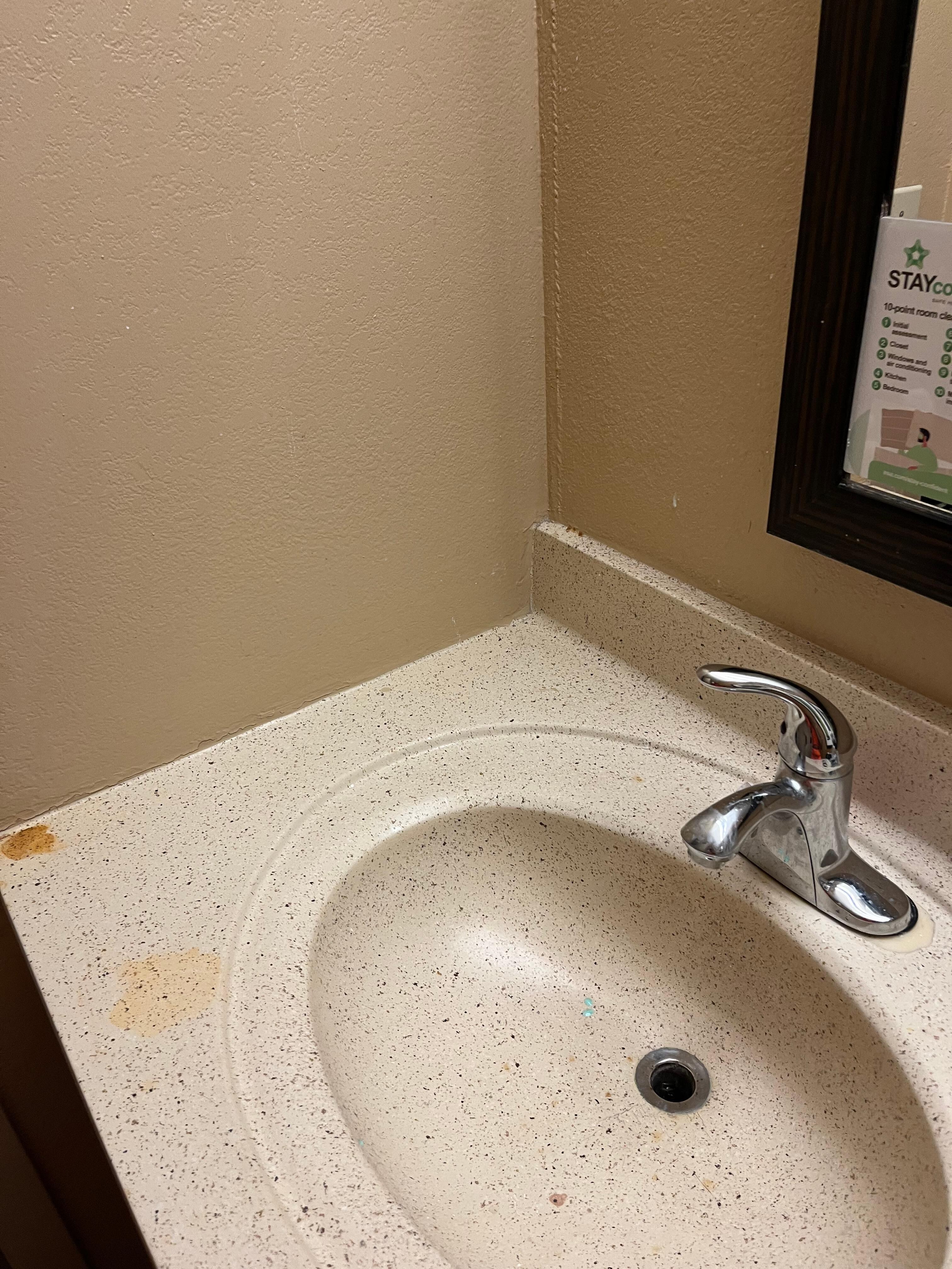 Dirty counter tops 