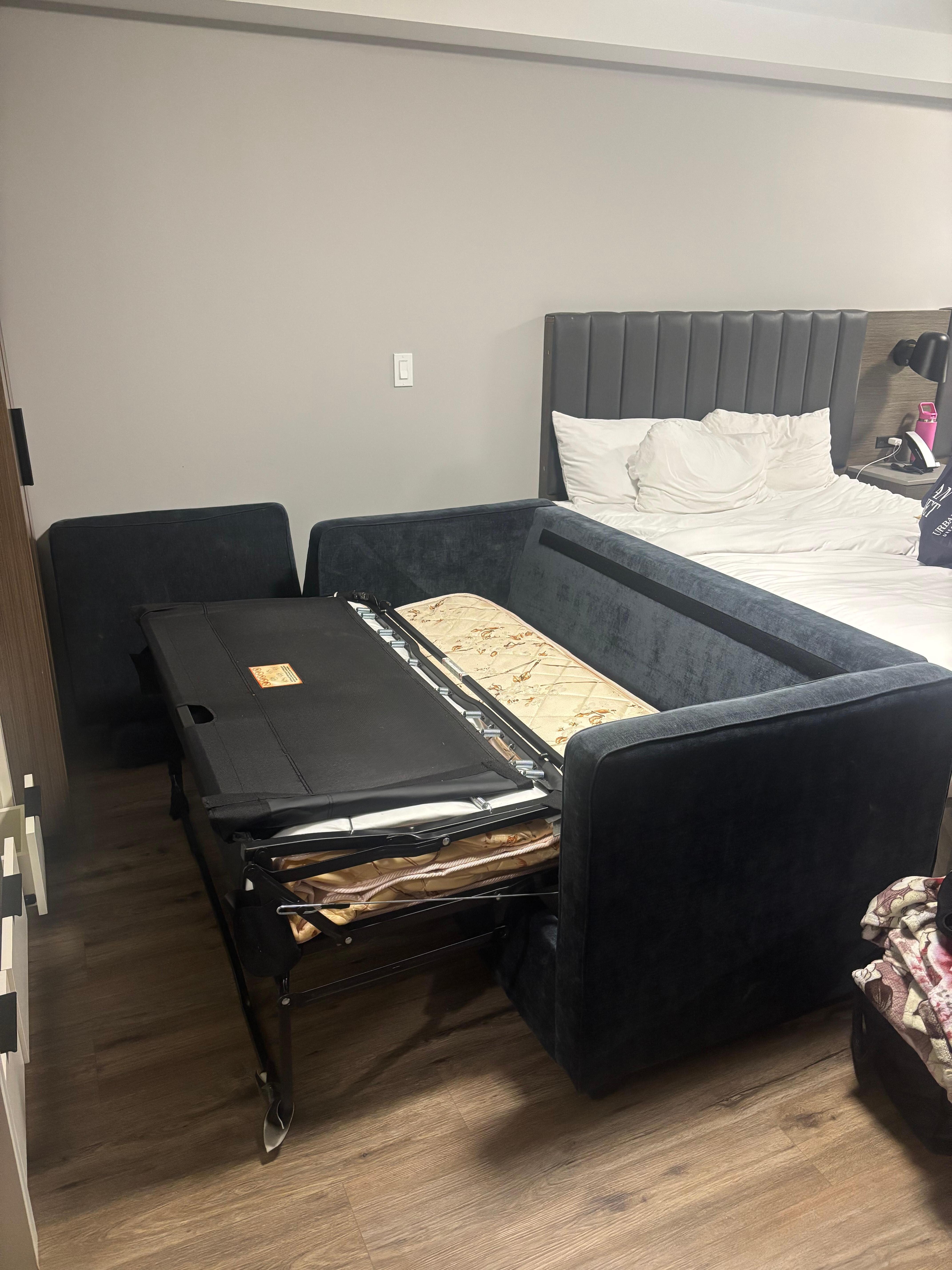 The space where the pull out was supposed to fit…