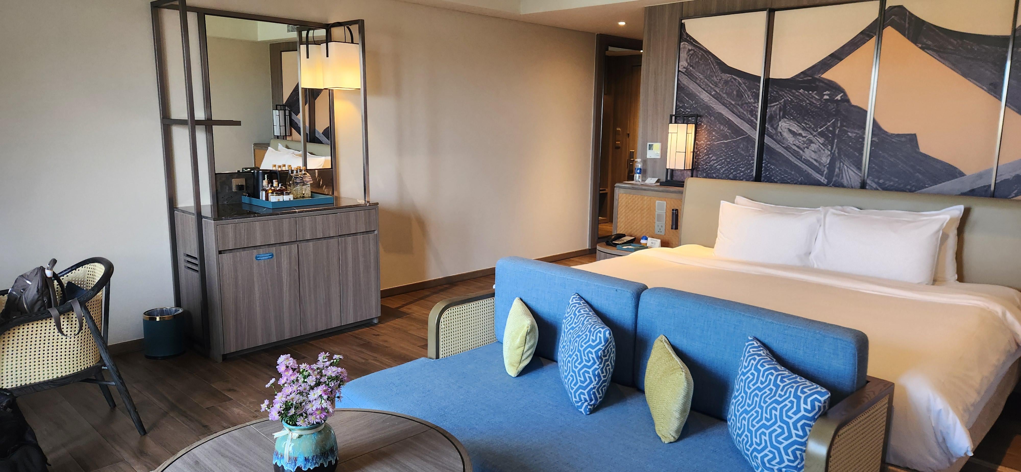 Gorgeous spacious room on third floor 