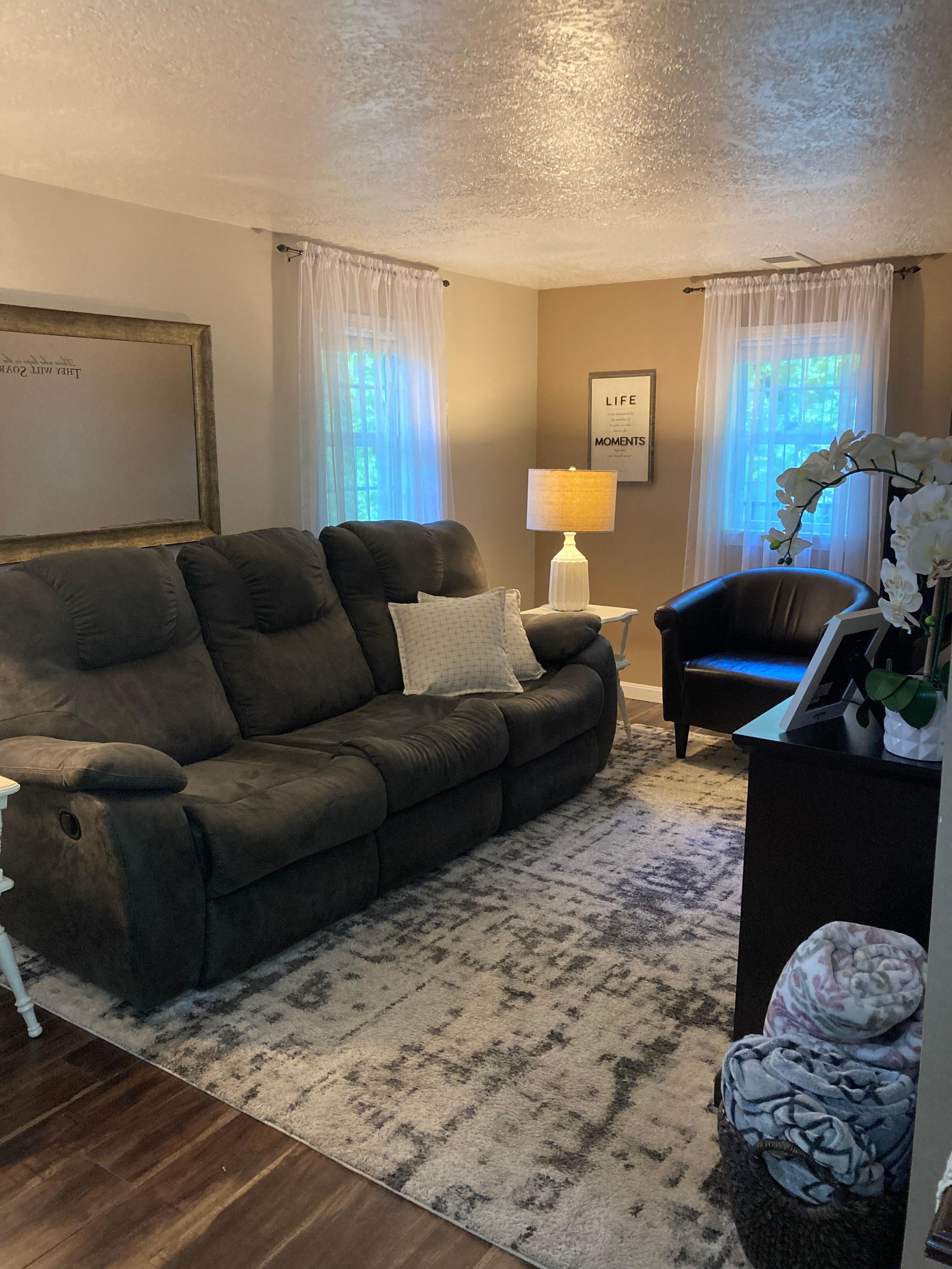 Living area, 2 recliners in couch!