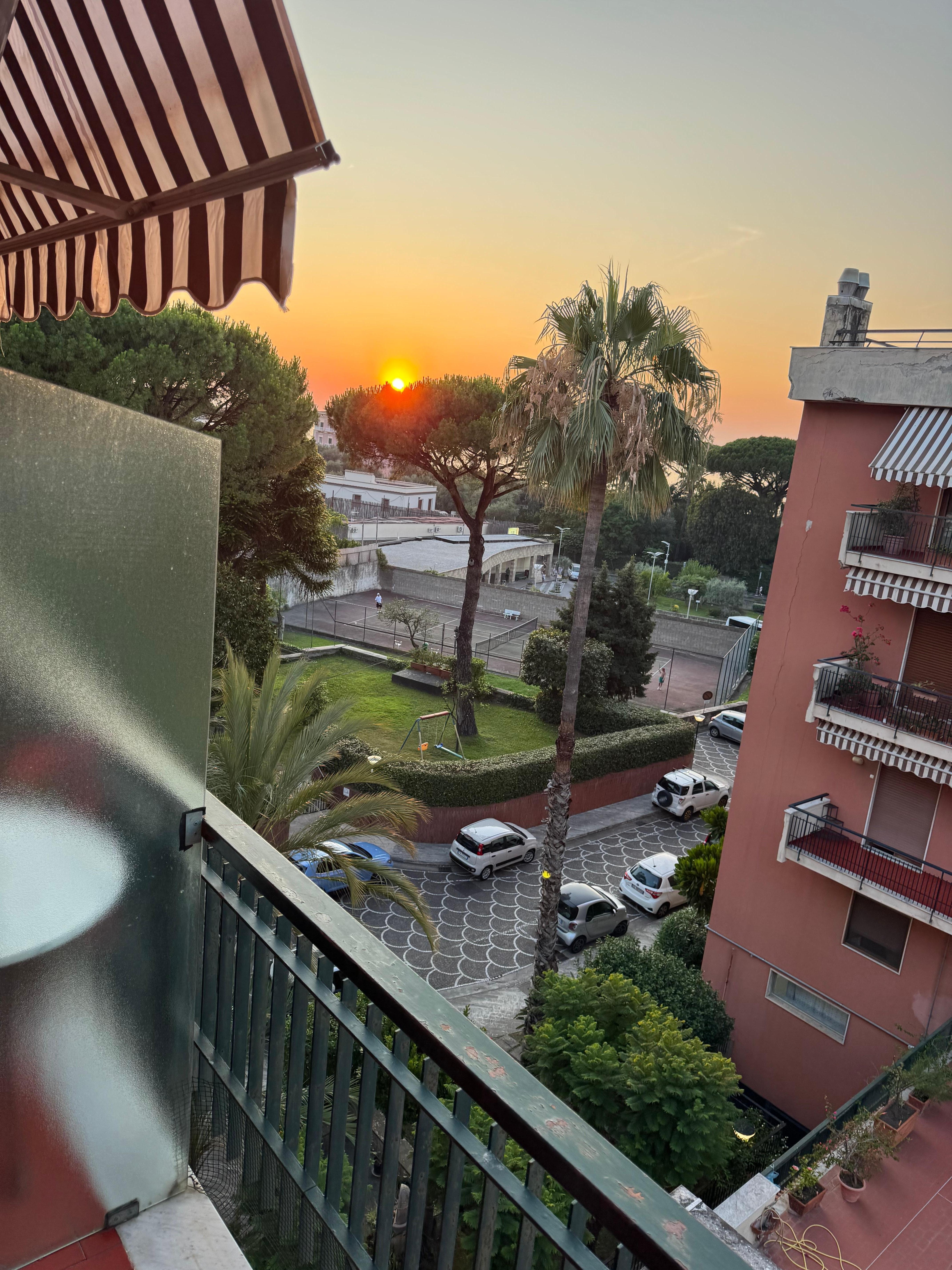 Il tramonto dal balcone. 