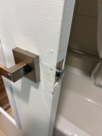 Poor door latch tepair