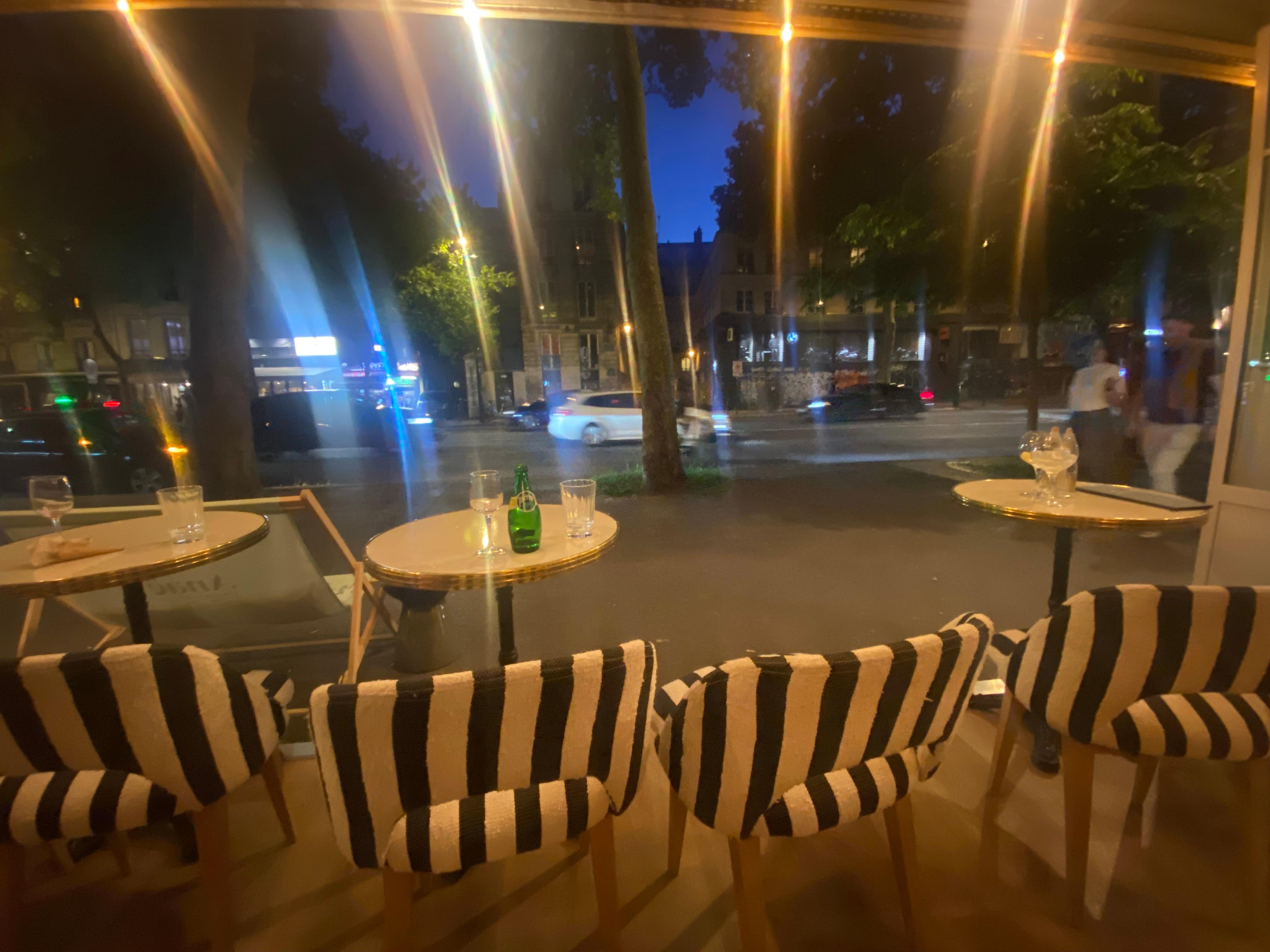 The dining room/bar was pleasant. It was nice to sit there in the evening and sip a glass of wine.