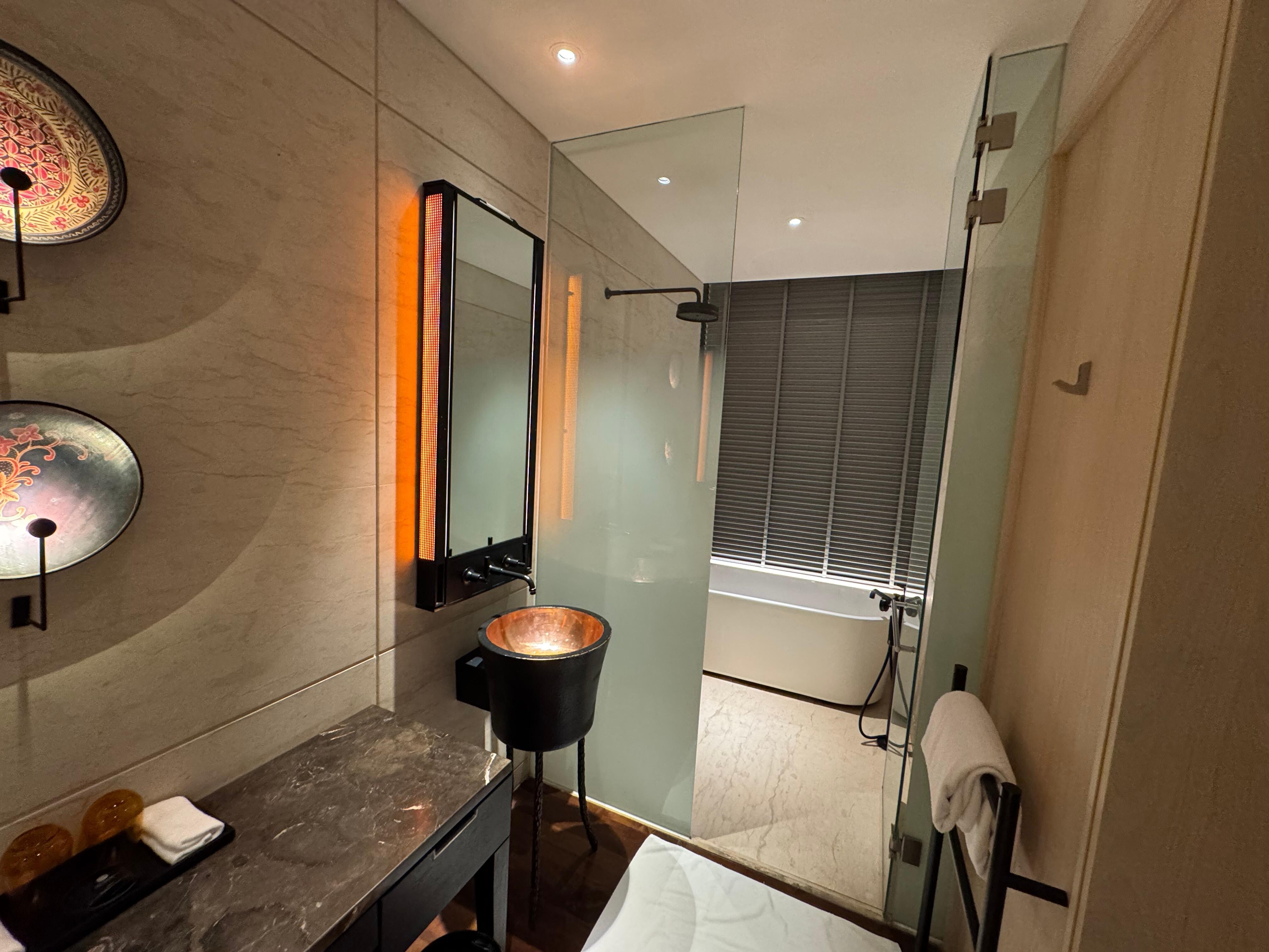 Twin room shower area