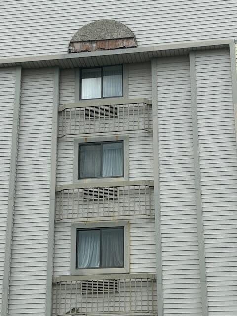 Building falling apart.