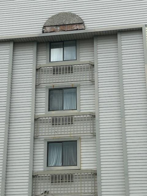 Building falling apart.