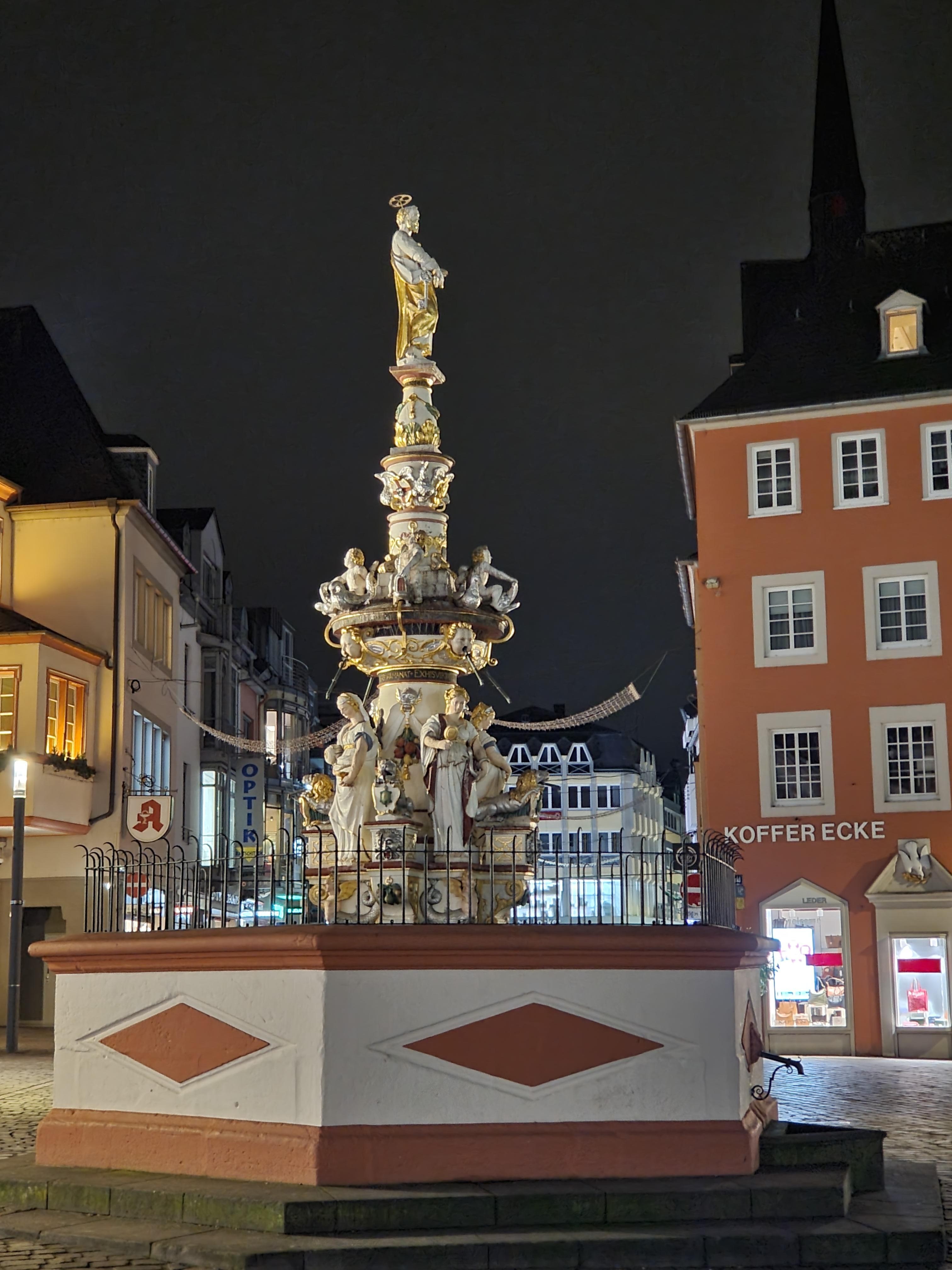 Fountain in the main plaza
Brunnen am Hauptmarkt