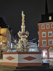 Fountain in the main plaza
Brunnen am Hauptmarkt
