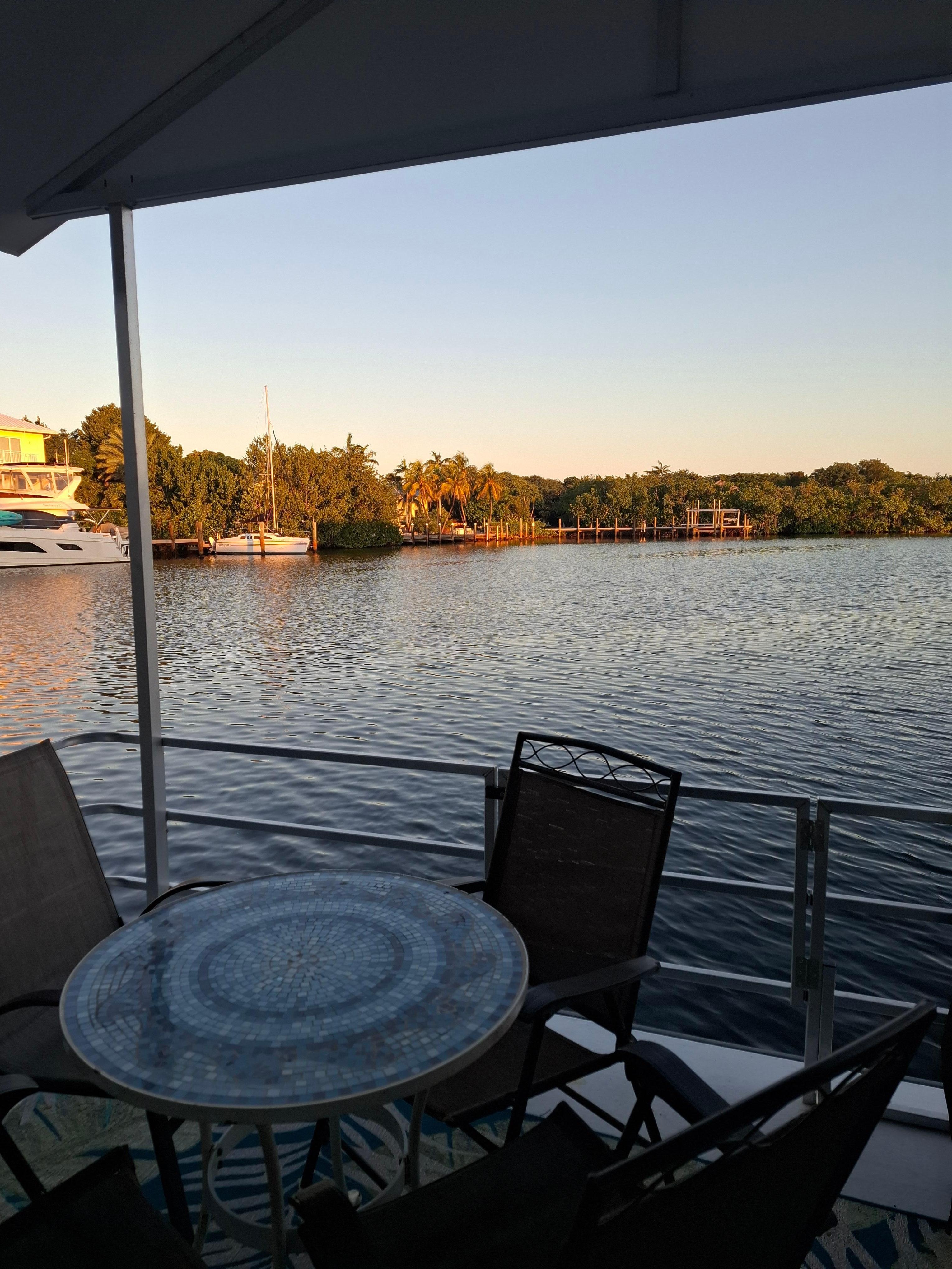 Levé de soleil...vue de la terrasse 