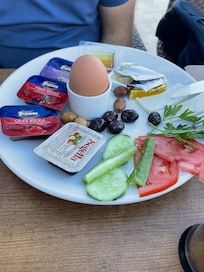 Bana yetti çay ve kahvede var