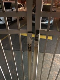 Only one entrance in/out and no pet area