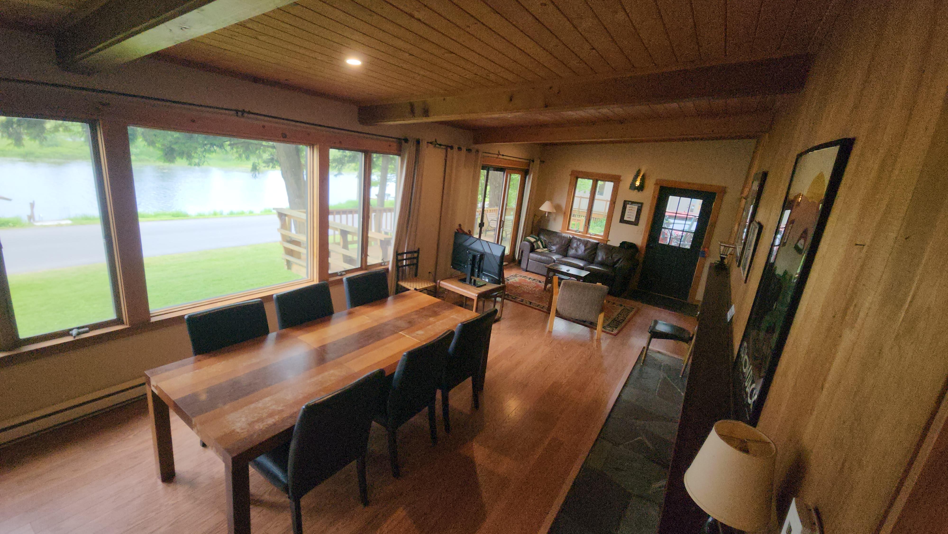 Dining room / living room