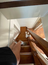 Ce n'est pas un escalier mais une échelle meunière dangereuse