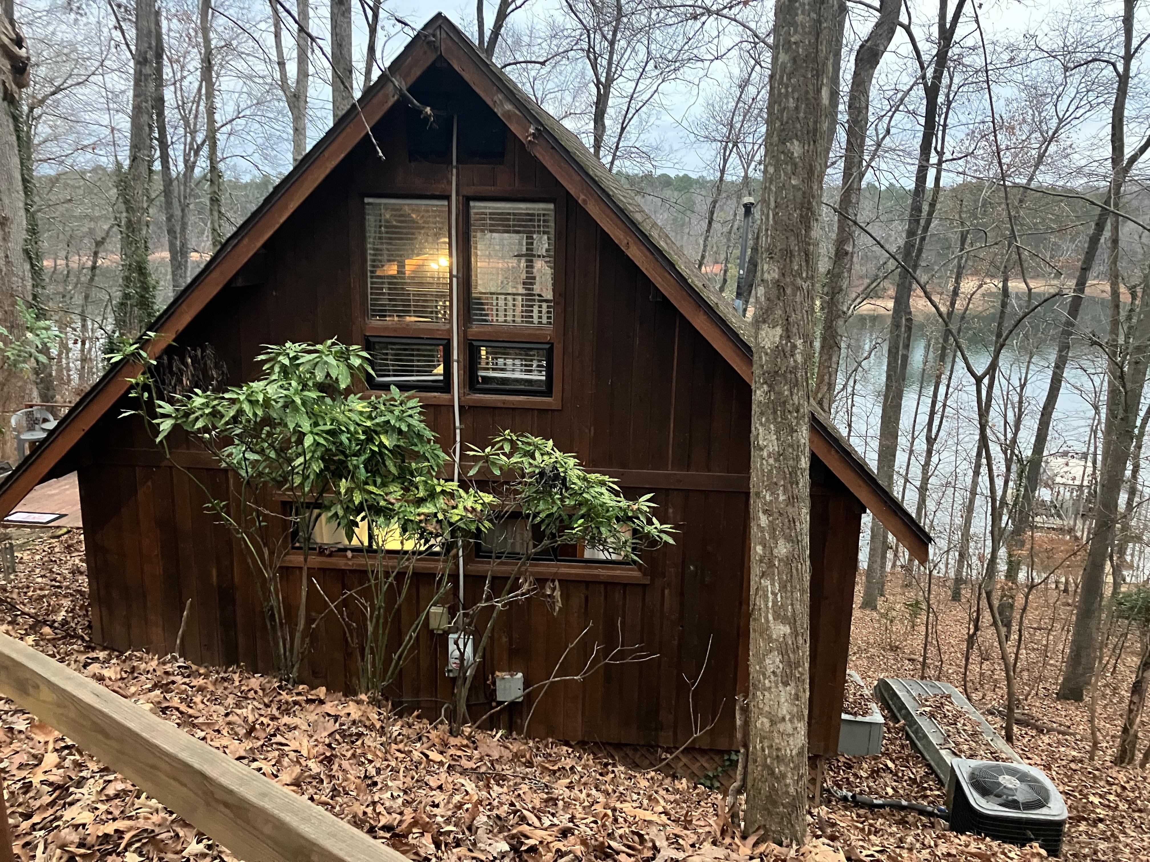 Just a nice picture of the cutest little cabin.