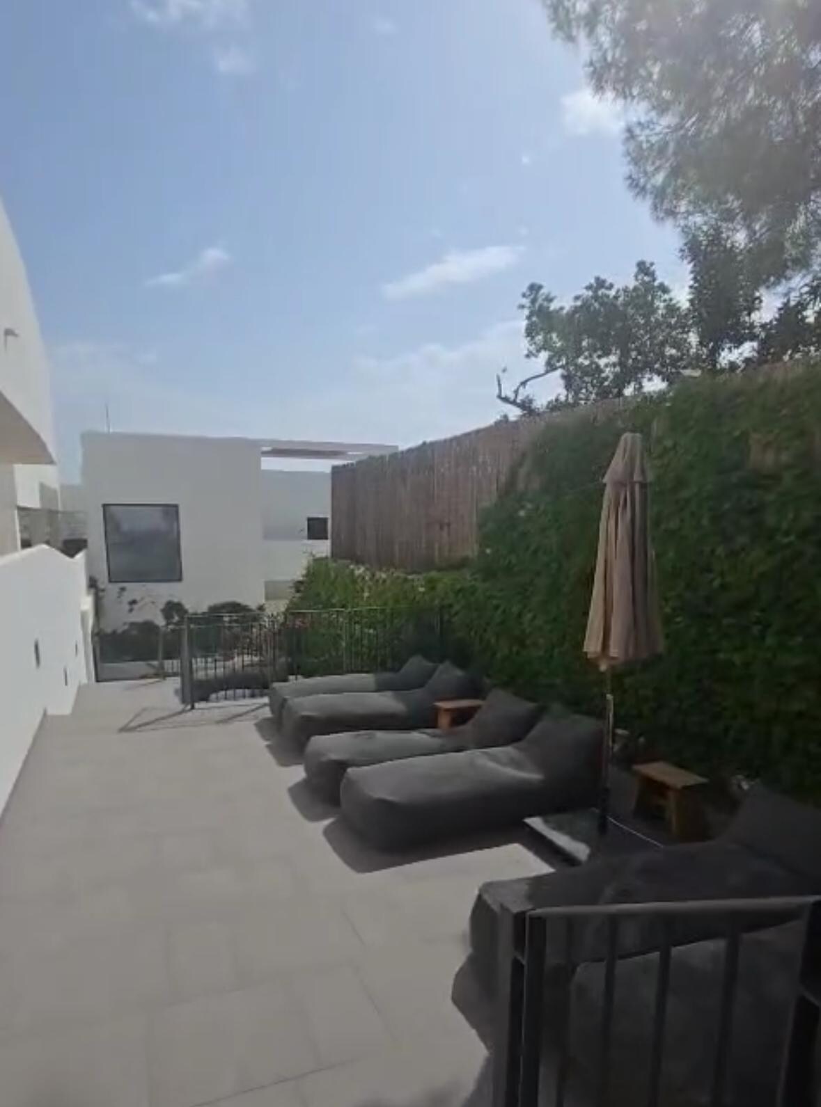 Bains de soleil deuxième terrasse