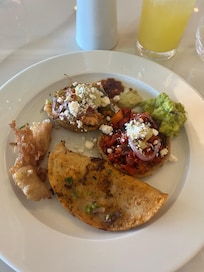 Buffet Mexican fair, excellent