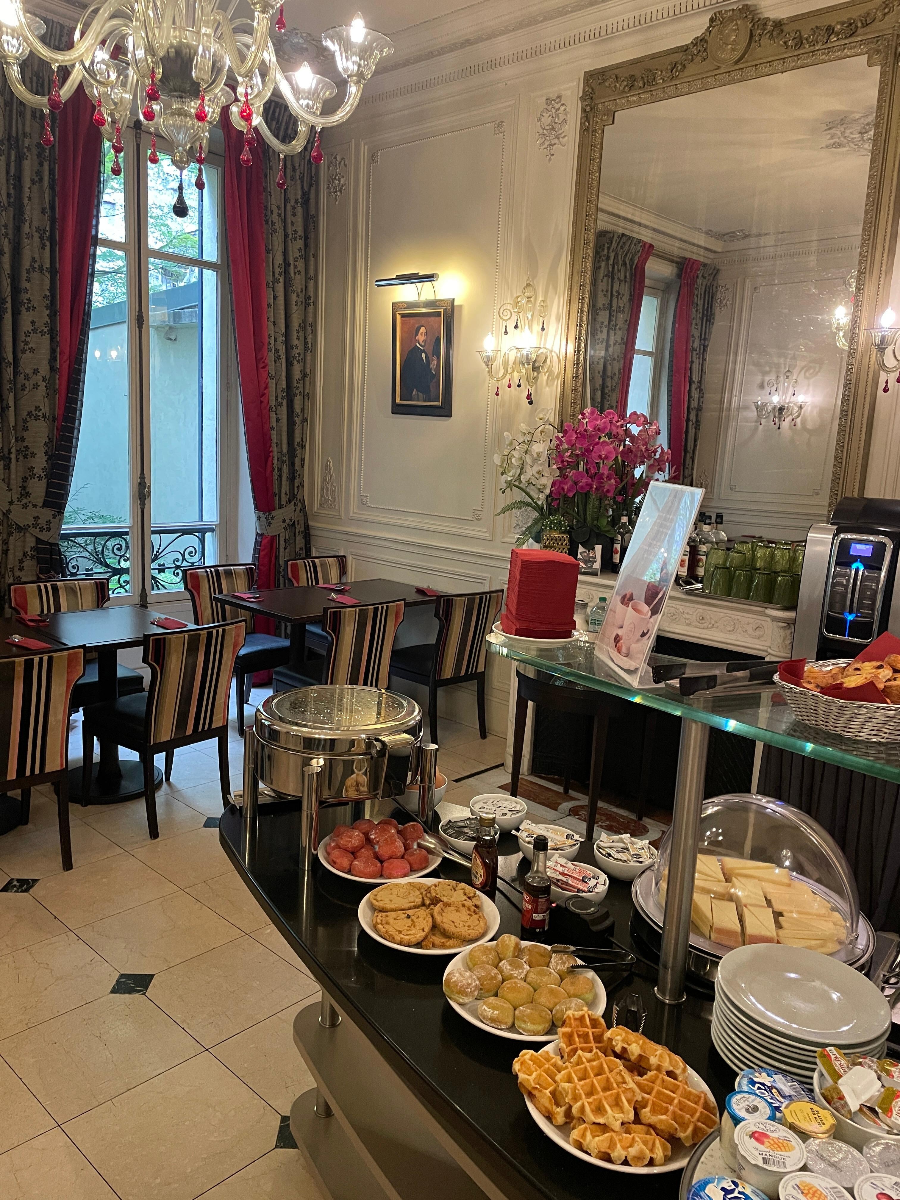Full breakfast and just as satisfying snacks/refreshments in the afternoon.