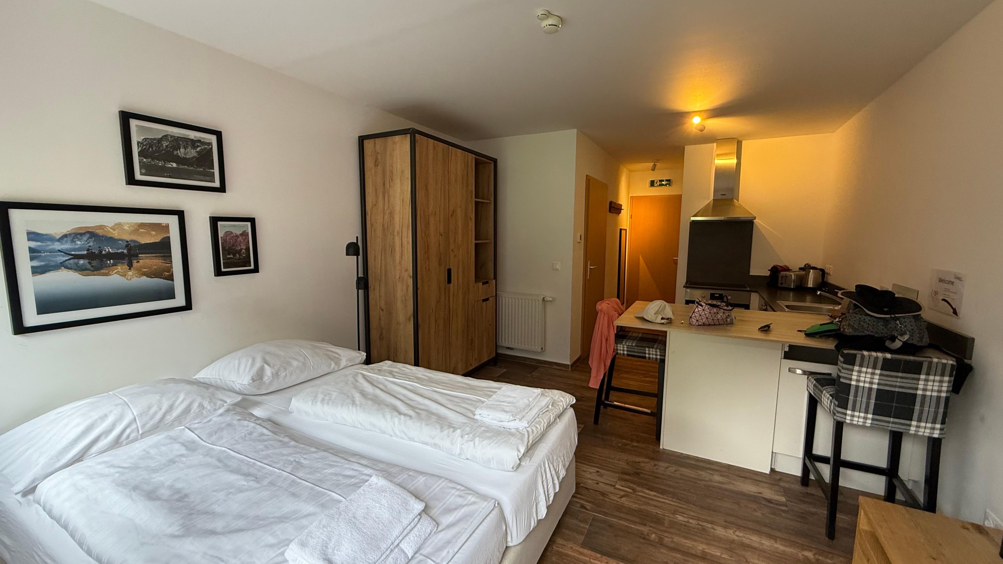 Studio room with kitchen 