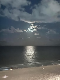 Moonrise from our balcony ❤️