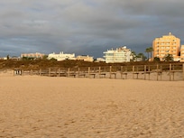 Strand von Meia Praia mit Sicht zur Wohnung
