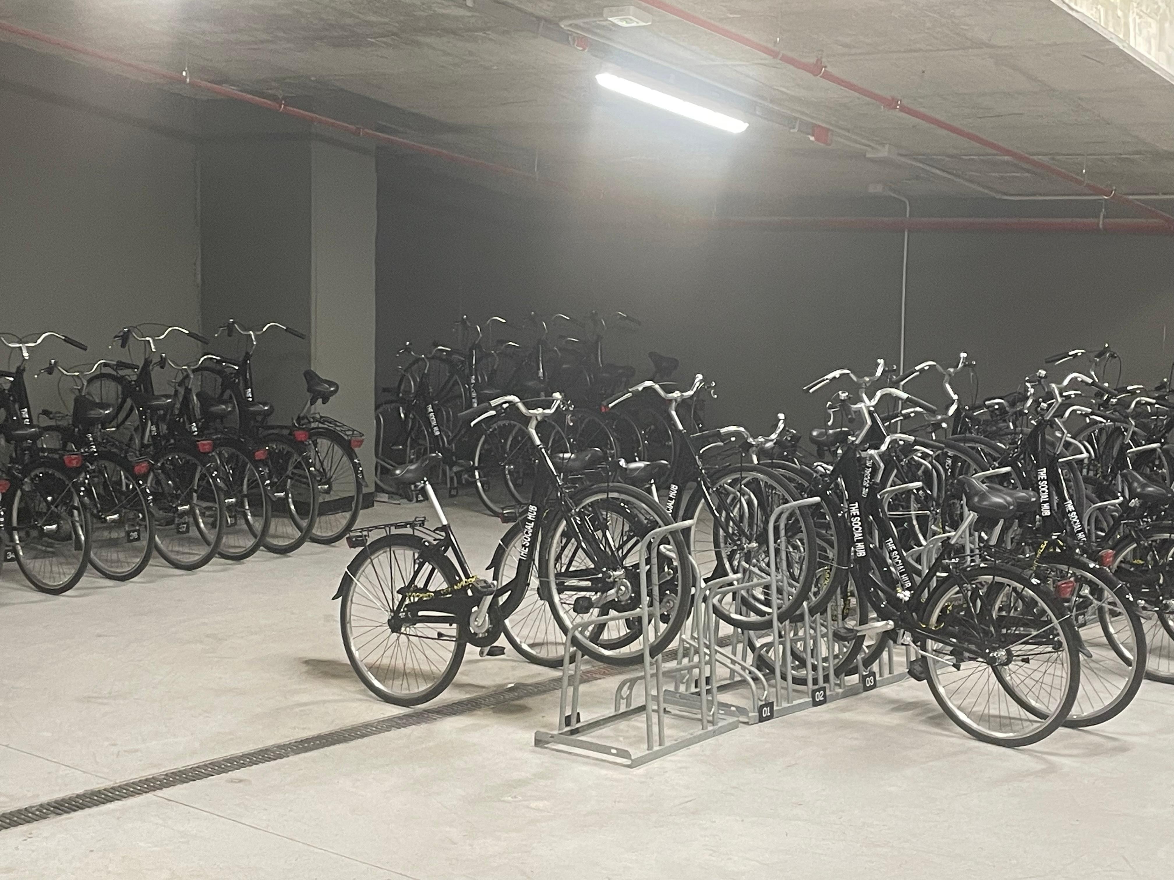 Groot assortiment fietsen te huur bij hotel 17€ per dag. 