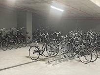 Groot assortiment fietsen te huur bij hotel 17€ per dag.