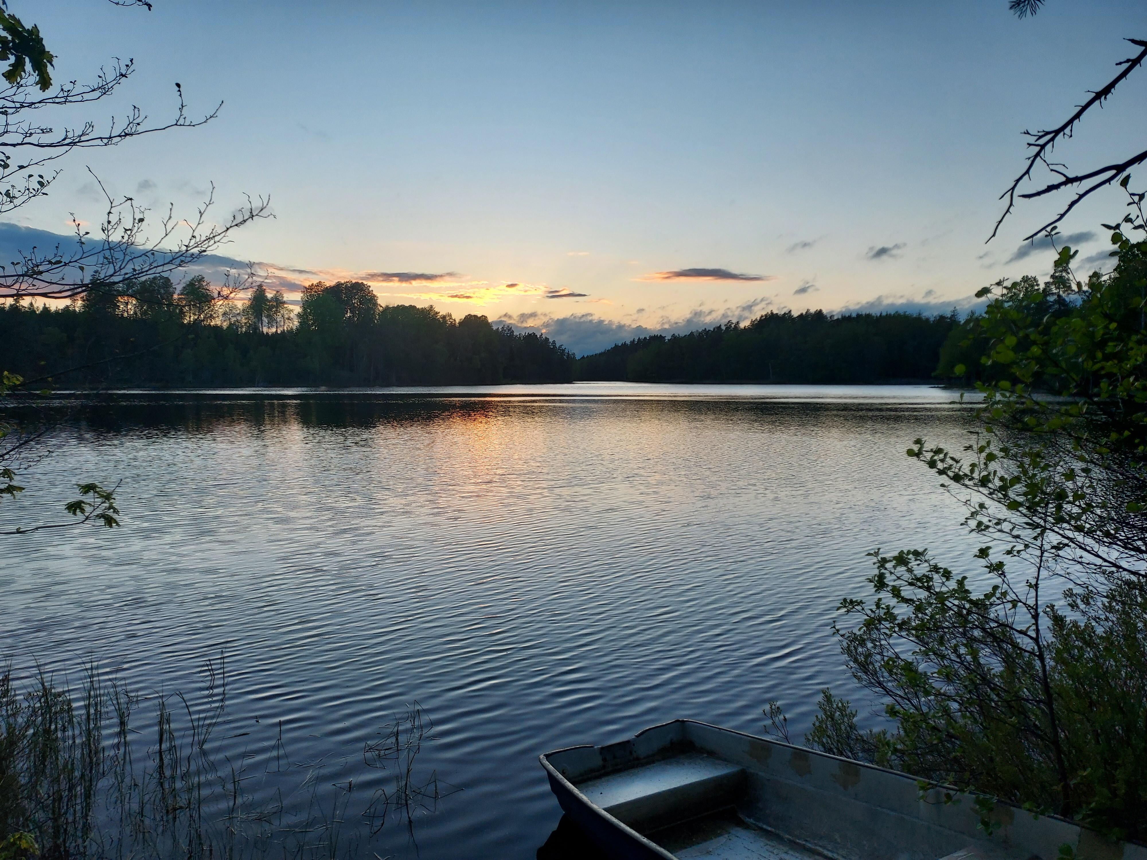 Der See mit Ruderboot