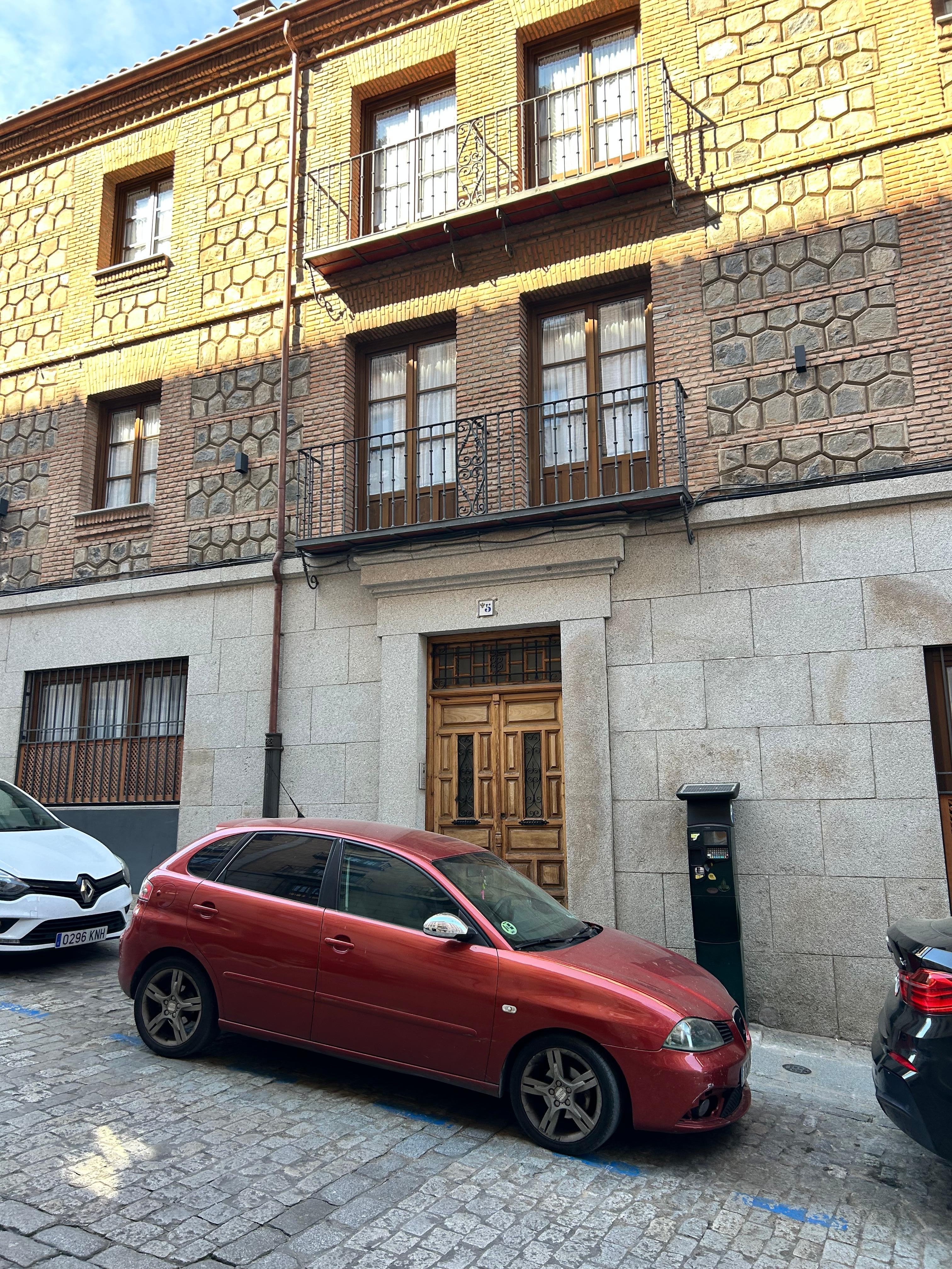 entrance to the apartment 