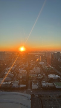 ์์นจ์ ํด๊ฐ ๋ ์ค๋ฅด๋ ๋ชจ์ต